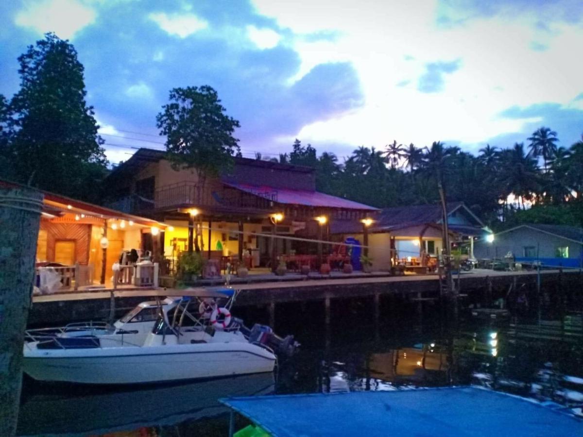 Baan Rabieng Talay Homestayบ้านระเบียงทะเล โฮมสเตย์เกาะกูด Ko Kut Exterior foto